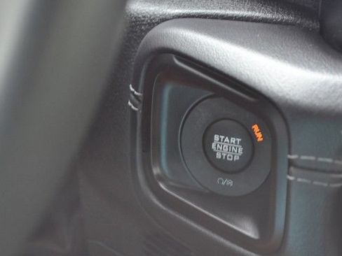 Used 2025 Jeep Wrangler Unlimited Rubicon AWD/4WD image 27
