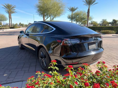 Used 2018 Tesla Model 3 Mid Range image 16