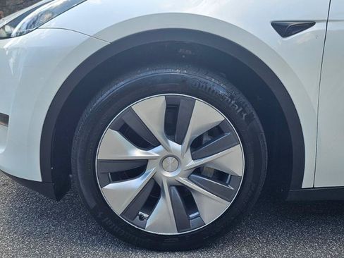 Used 2023 Tesla Model Y Long Range AWD/4WD image 18