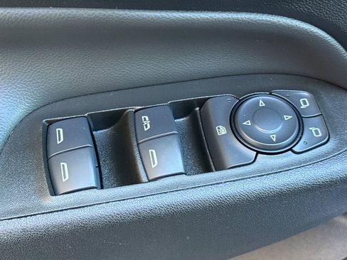 Used 2024 Chevrolet Equinox LT image 18