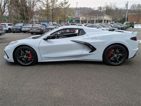 Used 2021 Chevrolet Corvette Stingray w/ Z51 Performance Package image 2