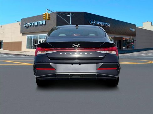New 2026 Hyundai Elantra Limited FWD image 6