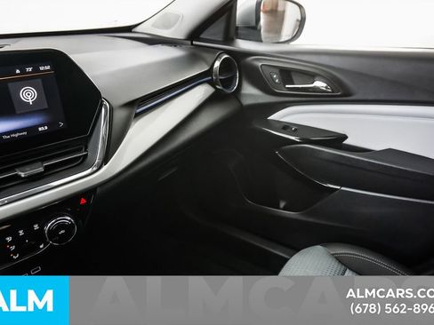 Used 2025 Chevrolet Trax LT w/ LT Convenience Package FWD image 47