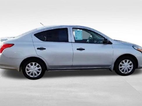 Used 2015 Nissan Versa S Plus image 9