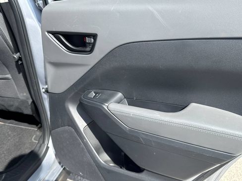Used 2025 Subaru Crosstrek 2.5i Premium AWD/4WD image 39