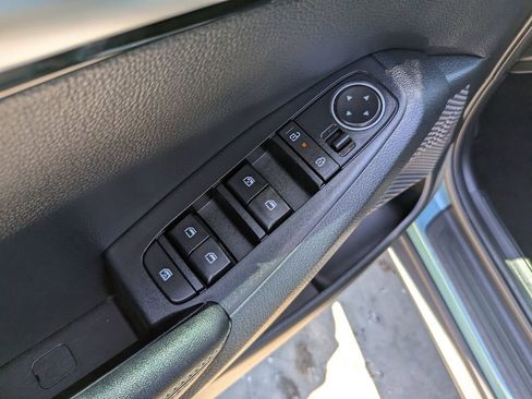 Certified 2025 Kia Seltos EX FWD image 19