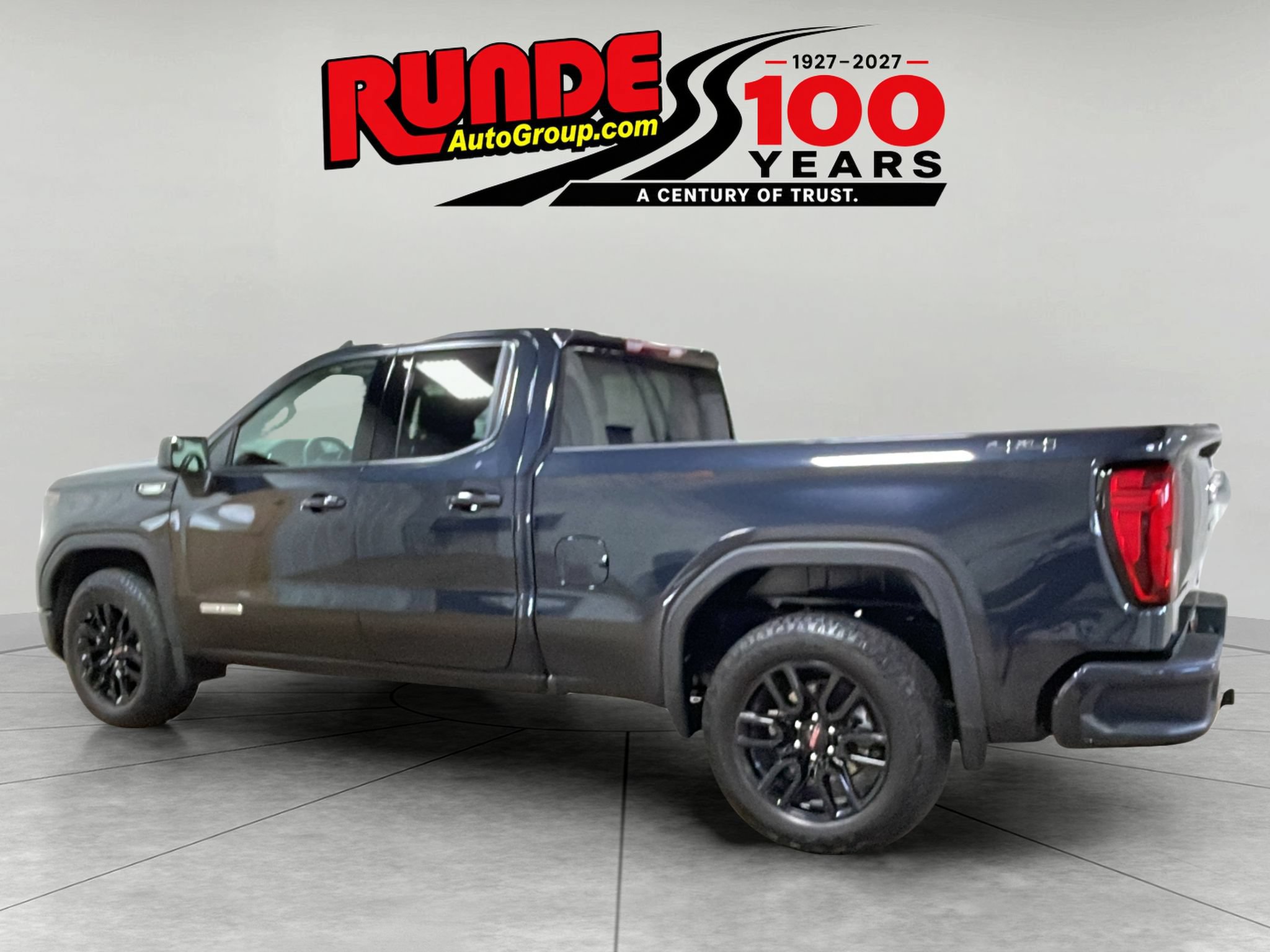 Used 2025 GMC Sierra 1500 Elevation AWD/4WD image 3