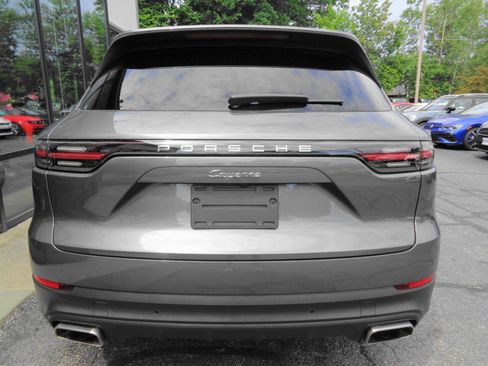 Used 2022 Porsche Cayenne AWD/4WD image 6