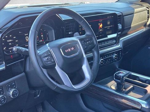 Used 2024 GMC Sierra 1500 Elevation w/ Elevation Premium Package image 9