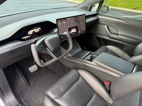 Used 2022 Tesla Model X Plaid image 15