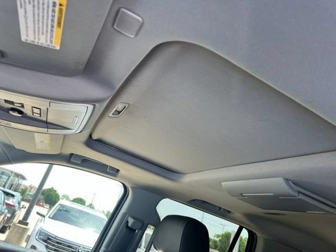 Used 2017 Chevrolet Tahoe Premier AWD/4WD image 14