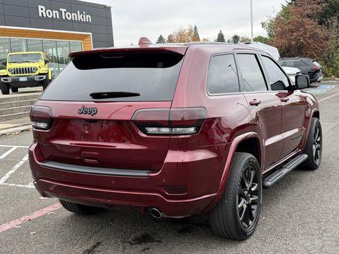 Used 2021 Jeep Grand Cherokee Laredo X image 10