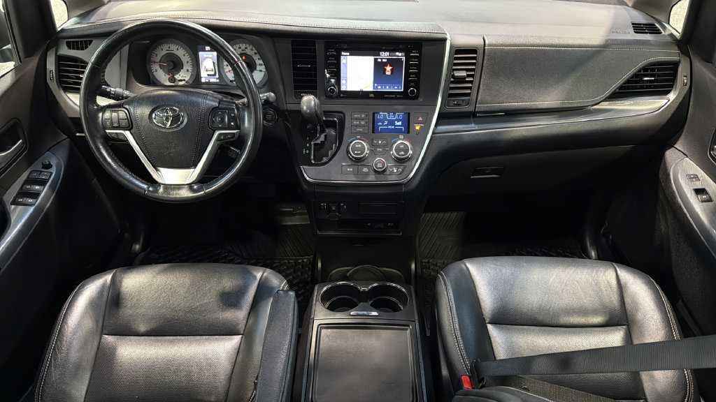 Used 2019 Toyota Sienna SE AWD/4WD image 20