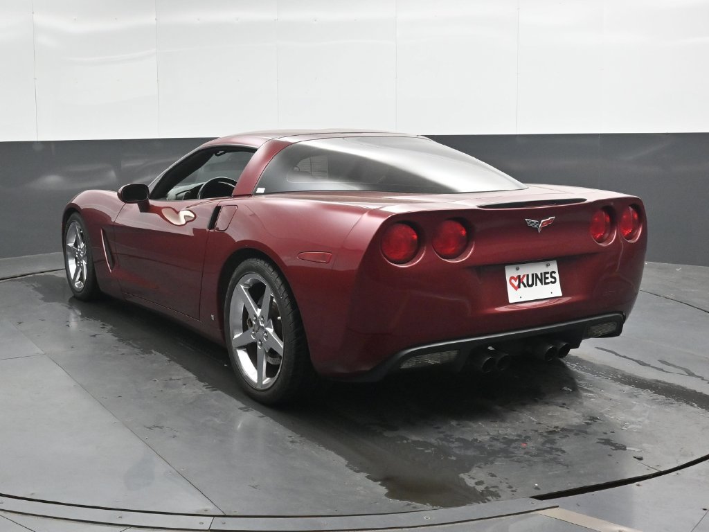 Used 2007 Chevrolet Corvette Coupe w/ Preferred Equipment Group RWD image 8