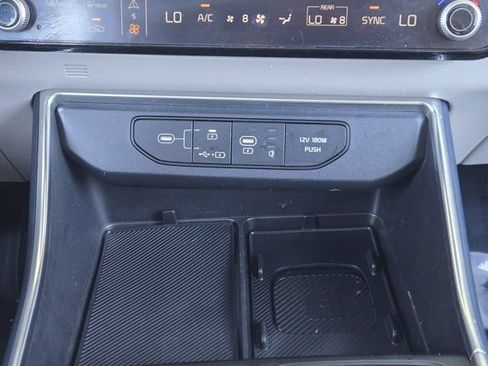 Used 2025 Kia Carnival SX FWD image 19