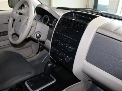 Used 2008 Ford Escape XLS FWD image 24