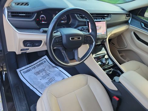 Used 2022 Jeep Grand Cherokee Limited AWD/4WD image 12