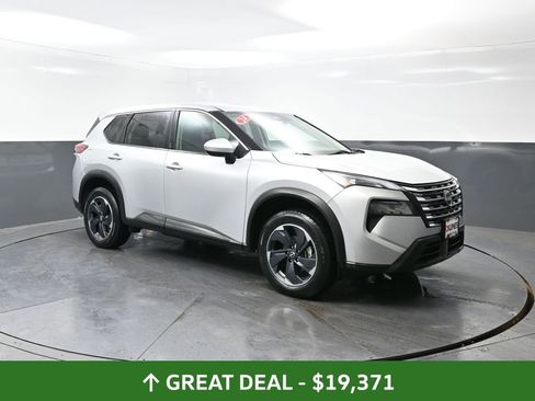 Used 2024 Nissan Rogue SV image 5