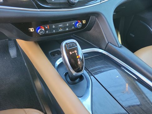 Used 2019 Buick Enclave Premium image 16