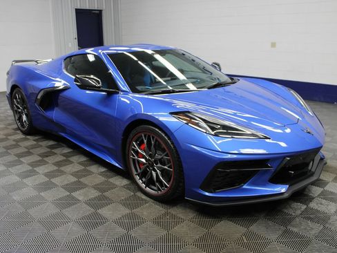 Used 2023 Chevrolet Corvette Stingray Premium Cpe w/ Z51 Performance Package RWD image 2
