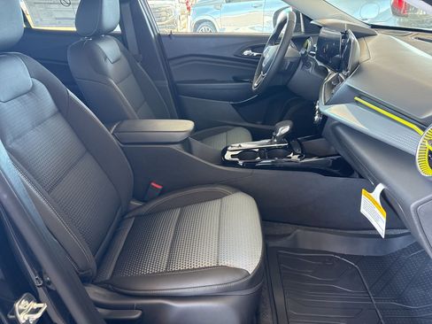 New 2026 Chevrolet Trax LT image 14