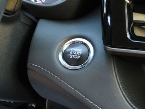 Certified 2023 Toyota Highlander XLE image 29