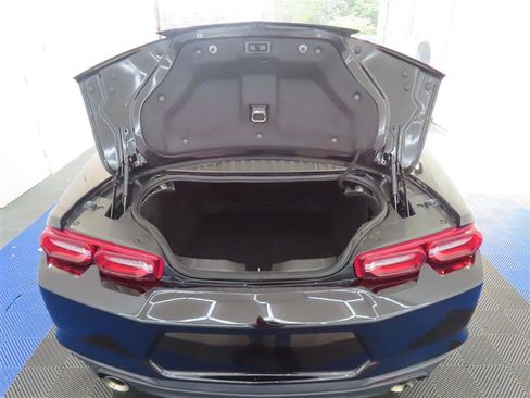 Used 2019 Chevrolet Camaro LT image 8