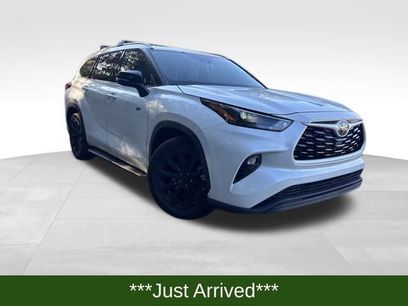 Used 2022 Toyota Highlander XLE