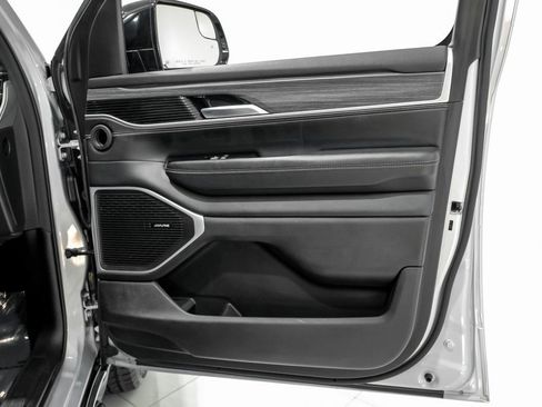 Used 2023 Jeep Wagoneer Series II image 39