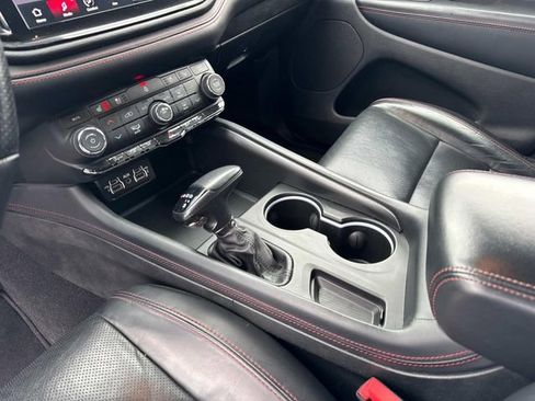 Used 2024 Dodge Durango GT image 33