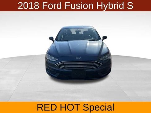 Used 2018 Ford Fusion S image 2