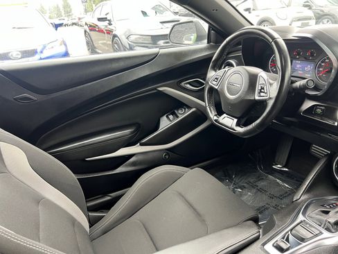 Used 2021 Chevrolet Camaro LT image 22