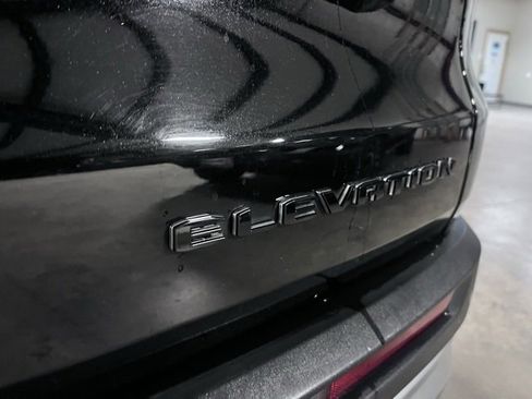 Used 2024 GMC Acadia Elevation image 31