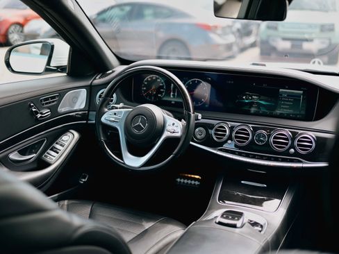 Used 2019 Mercedes-Benz S 560 Sedan w/ AMG Line Exterior image 11