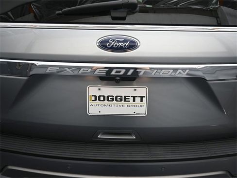 Used 2021 Ford Expedition XLT image 14