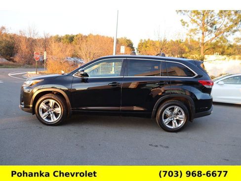 Used 2017 Toyota Highlander Limited image 4