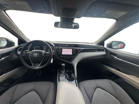 Used 2018 Toyota Camry LE FWD image 16
