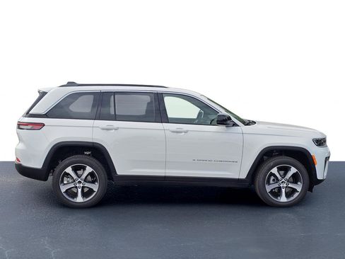 New 2026 Jeep Grand Cherokee Limited RWD image 7