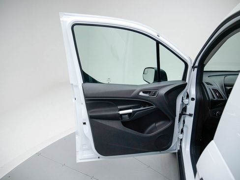 Used 2018 Ford Transit Connect XLT image 22