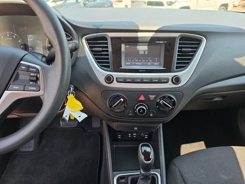 Used 2022 Hyundai Accent SE FWD image 17