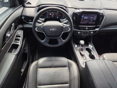 Used 2023 Chevrolet Traverse RS FWD image 10
