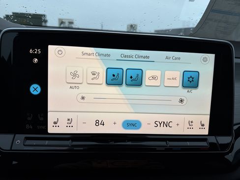 New 2026 Volkswagen Atlas Cross Sport SE image 18