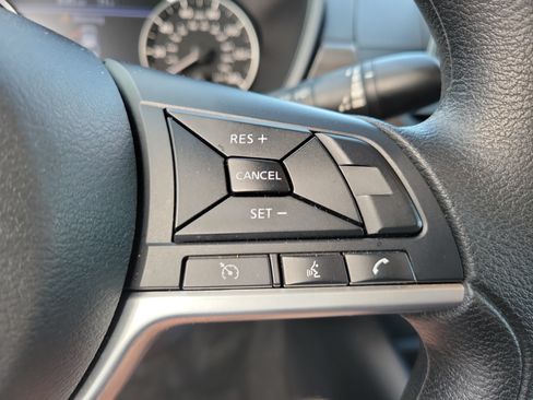 Used 2025 Nissan Altima 2.5 SV FWD image 22