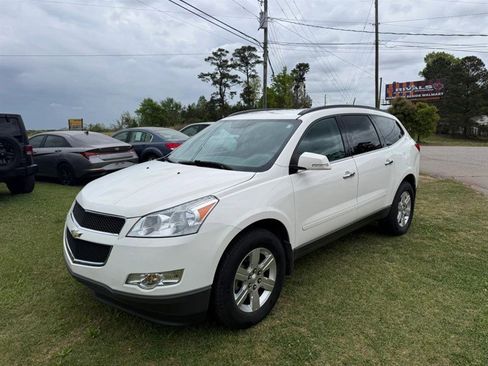 Used 2012 Chevrolet Traverse LT image 1