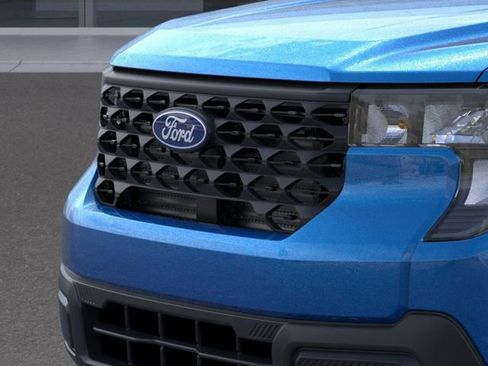 New 2025 Ford Maverick XL image 18