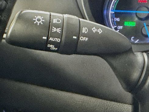 Used 2022 Toyota Venza Limited AWD/4WD image 12