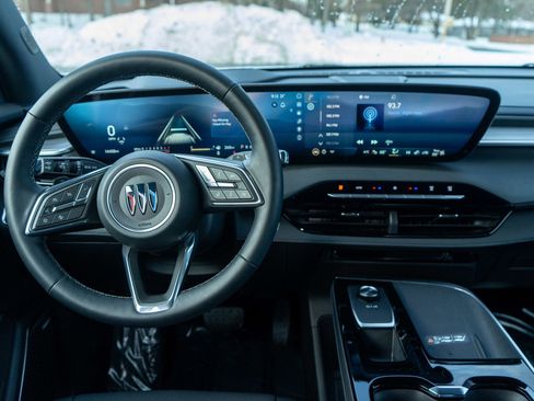 Used 2025 Buick Enclave Preferred image 13