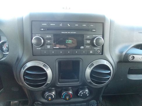 Used 2016 Jeep Wrangler Unlimited Sport w/ Connectivity Group AWD/4WD image 12