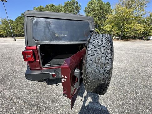 Used 2022 Jeep Wrangler Unlimited Sahara w/ Cold Weather Group image 26