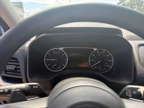 Used 2024 Nissan Rogue S AWD/4WD image 18